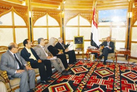 رئيس الجمهورية لدى لقائه رئيس وأعضاء الهيئة الوطنية العليا لمكافحة الفساد أمس